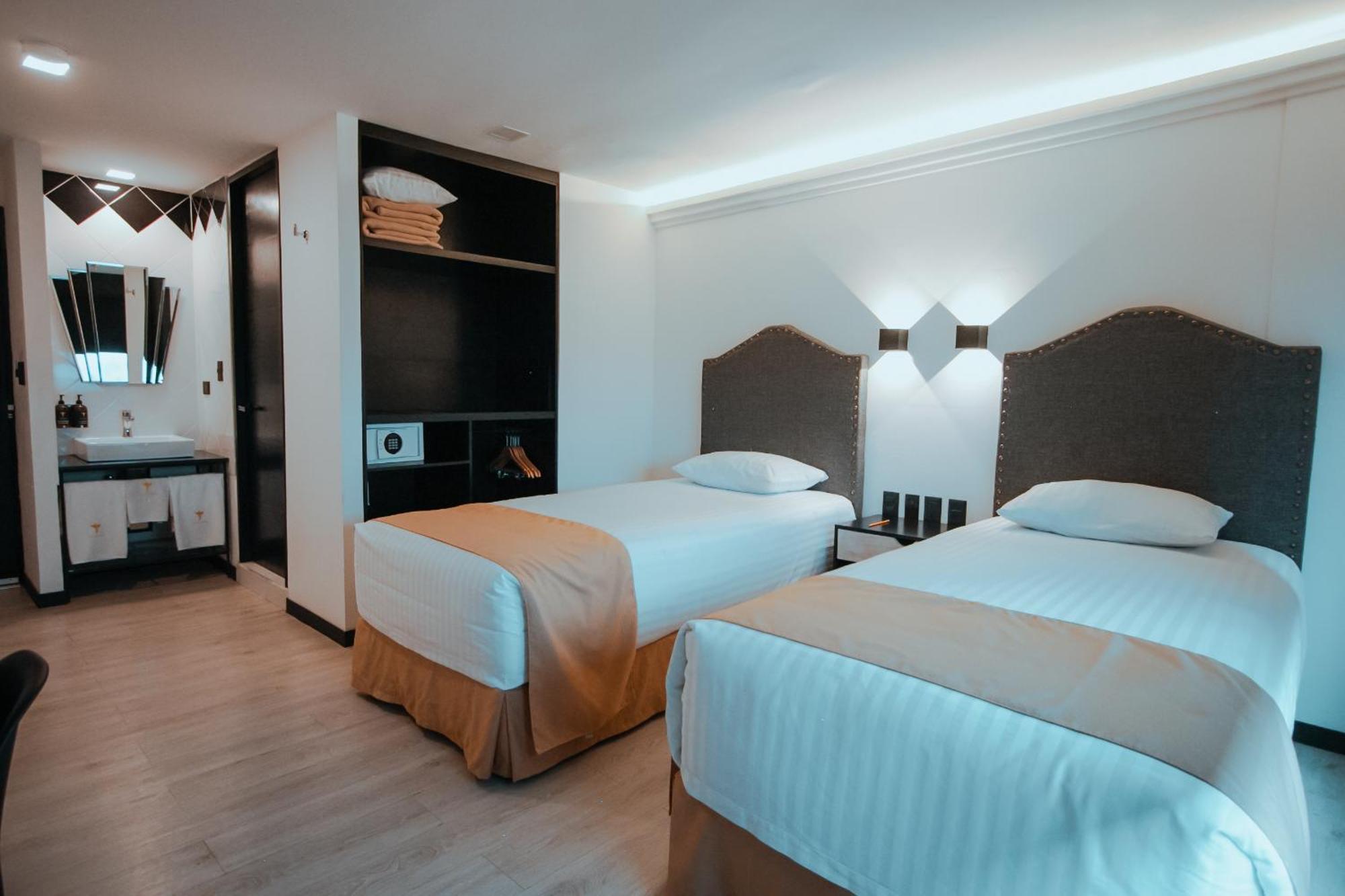 Hotel Tamara Puebla de Zaragoza Esterno foto